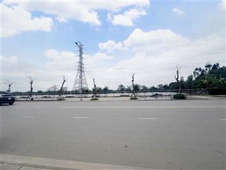 Duy nhất 1 căn shophouse mặt hồ  đường 30m  đã hoàn thiện   e an để xem nhà 0961 158 ***