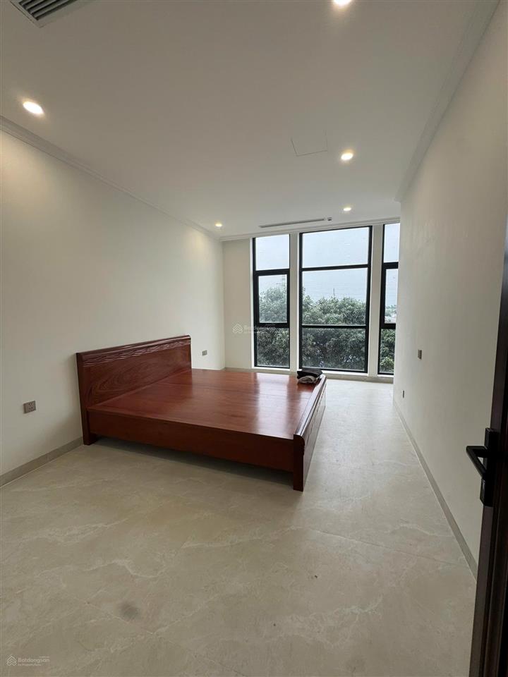 Nhỉnh 30 tỷ cho căn shophouse liền kề đường 17.5m đã hoàn thiện có thang máy  louis city hoàng mai