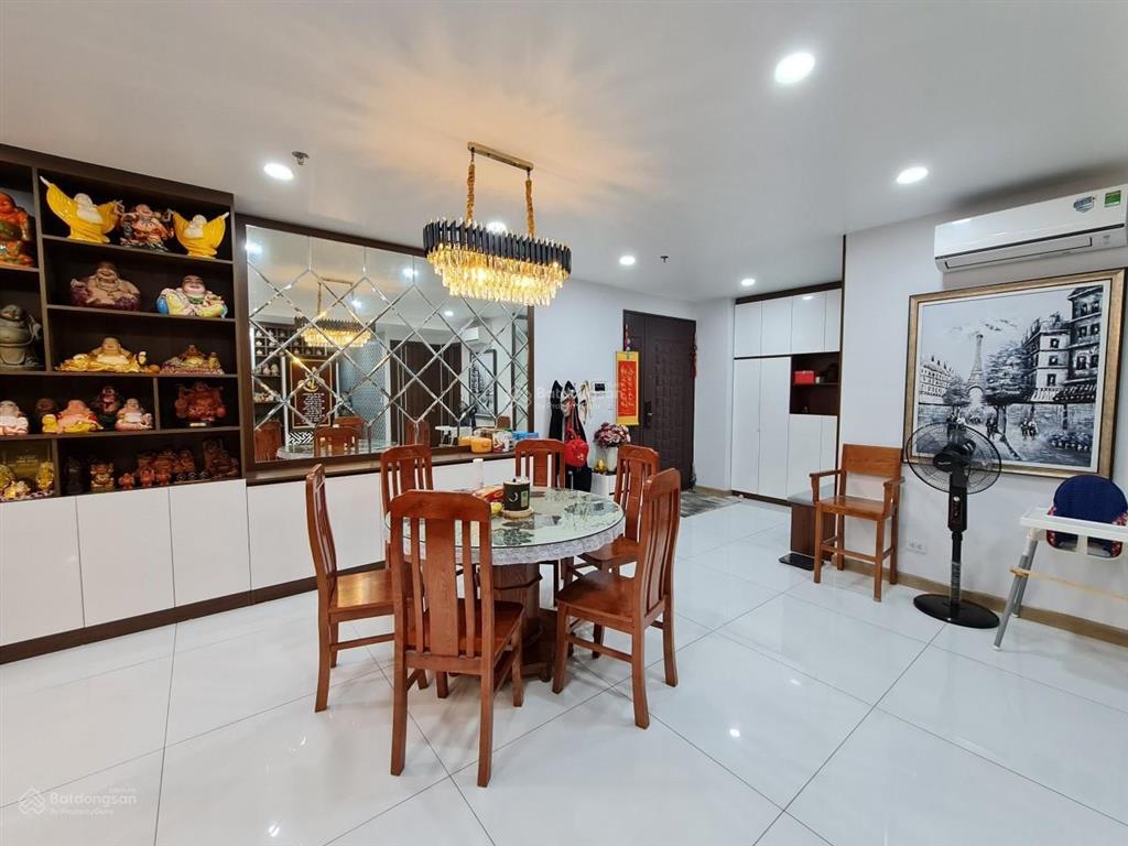 Giỏ hàng căn hộ đã có sổ hồng tại cosmo city quận 7. 2pn giá từ 5 tỷ/ căn, 3pn giá từ 5,5 tỷ/ căn