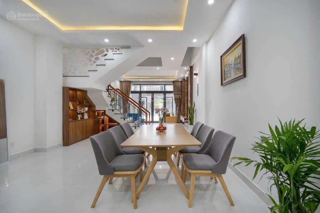 ( vị trí vip) nhà đẹp 4 tầng mặt tiền đường phước trường giáp đường hồ nghinh sơn trà.