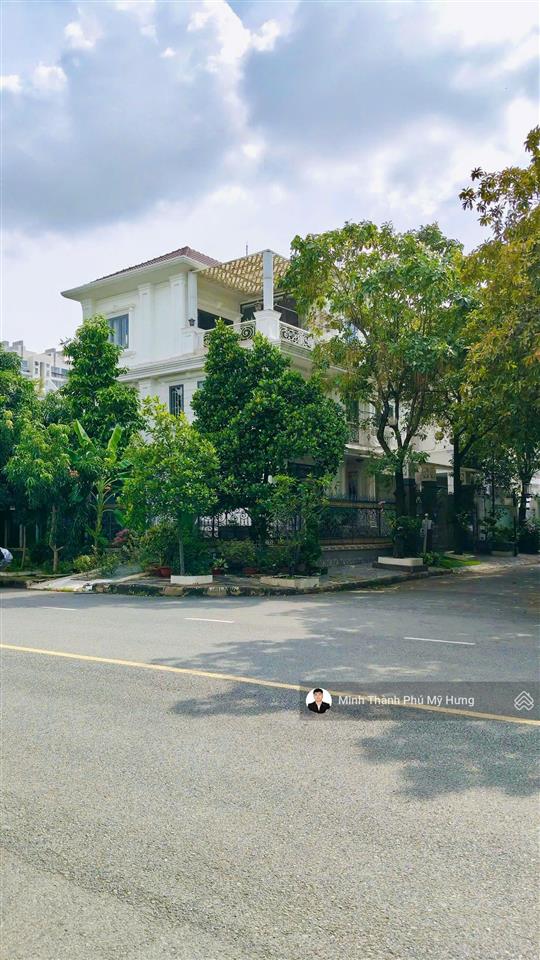 Bán biệt thự đơn lập phú mỹ hưng, quận 7 diện tích đất 284m2 giá tốt (có hồ bơi)
