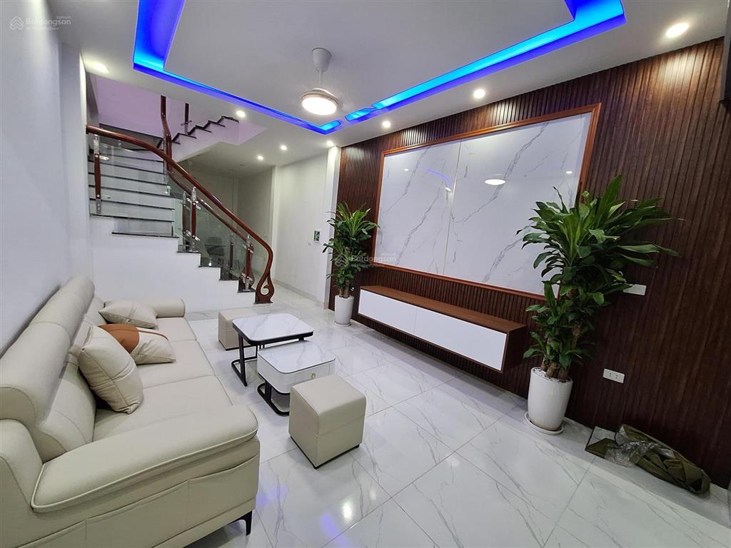 Chỉ 4.35 tỷ, nhà 3 tầng 3pn, đường thông ô tô tải, gần kcn bắc thăng long