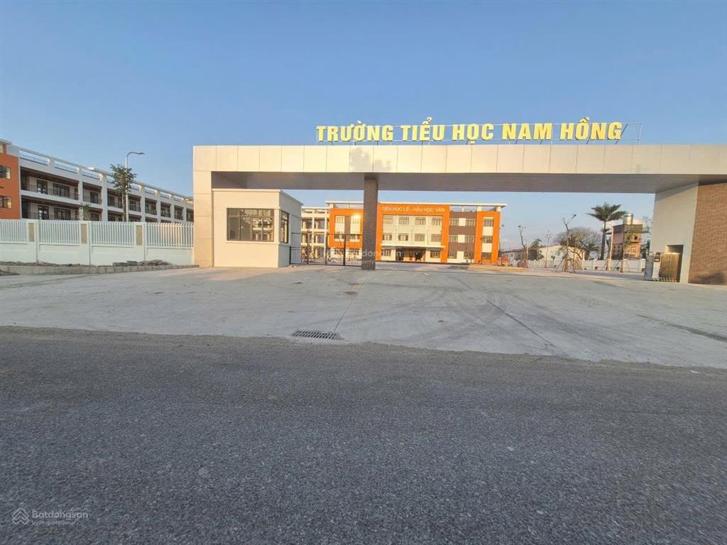 Chỉ 4.7 tỷ, nhà 4 tầng 2 mặt tiền, 43m2 đường thông ô tô, nam hồng đông anh