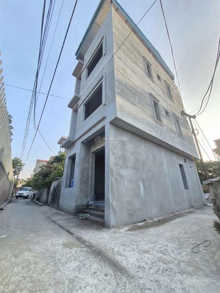 Chỉ 4.7 tỷ, nhà 4 tầng 2 mặt tiền, 43m2 đường thông ô tô, nam hồng đông anh