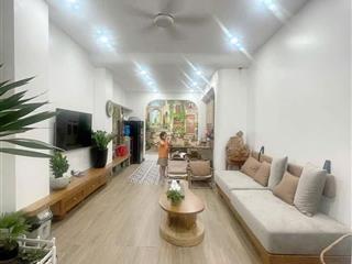 Chỉ 3.9 tỷ, nhà 2 tầng 3pn, dt 58m đường thông ô tô, tt quang minh