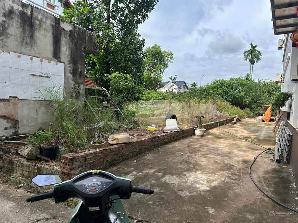 Bán gấp  lô góc siêu đẹp 2 mặt tiền tráng việt, mê linh  ngay trục chính