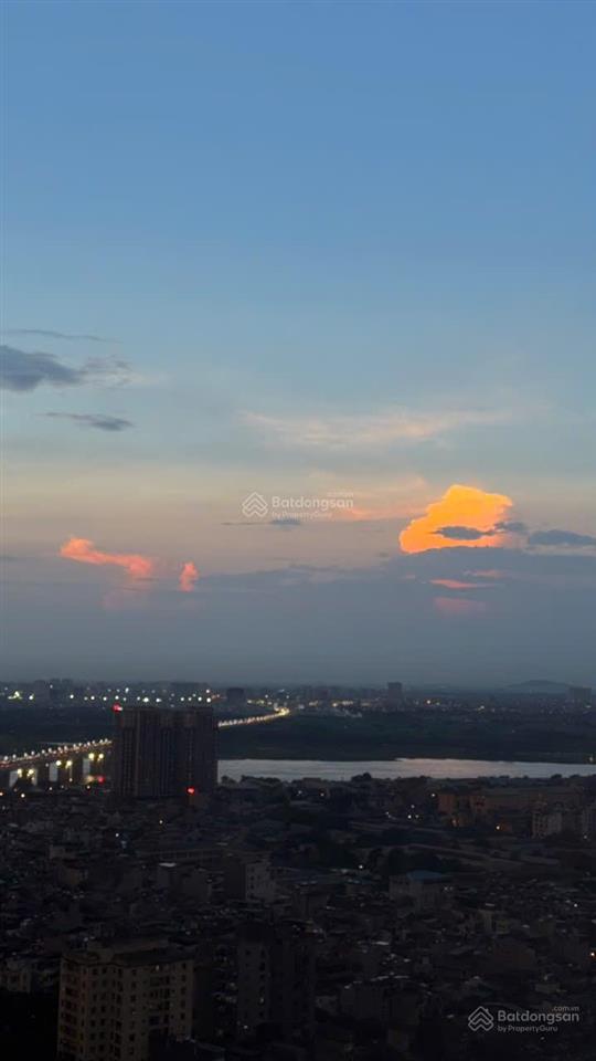 Chính chủ gửi bán 3pn góc park hill sửa 2pn, diện tích 125m  view chất  nội thất luxury