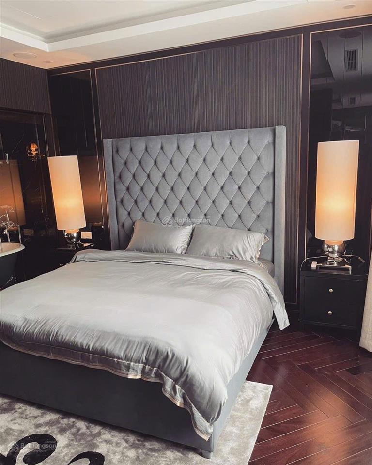 Chính chủ gửi bán 3pn góc park hill sửa 2pn, diện tích 125m  view chất  nội thất luxury