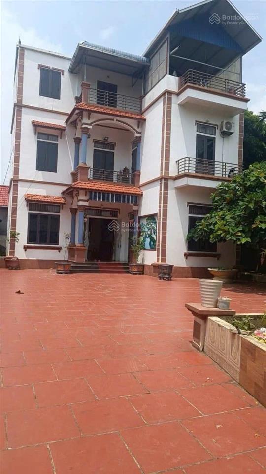 Nhỉnh 4tỷ bán lô đất 587m2 200m2 thổ cư có nhà 3 tầng khang trang tại xuân mai hà nội
