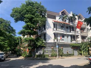 Văn quán 2 mặt tiền phân lô ô tô vỉa hè kinh doanh 18 tỷ nhỏ