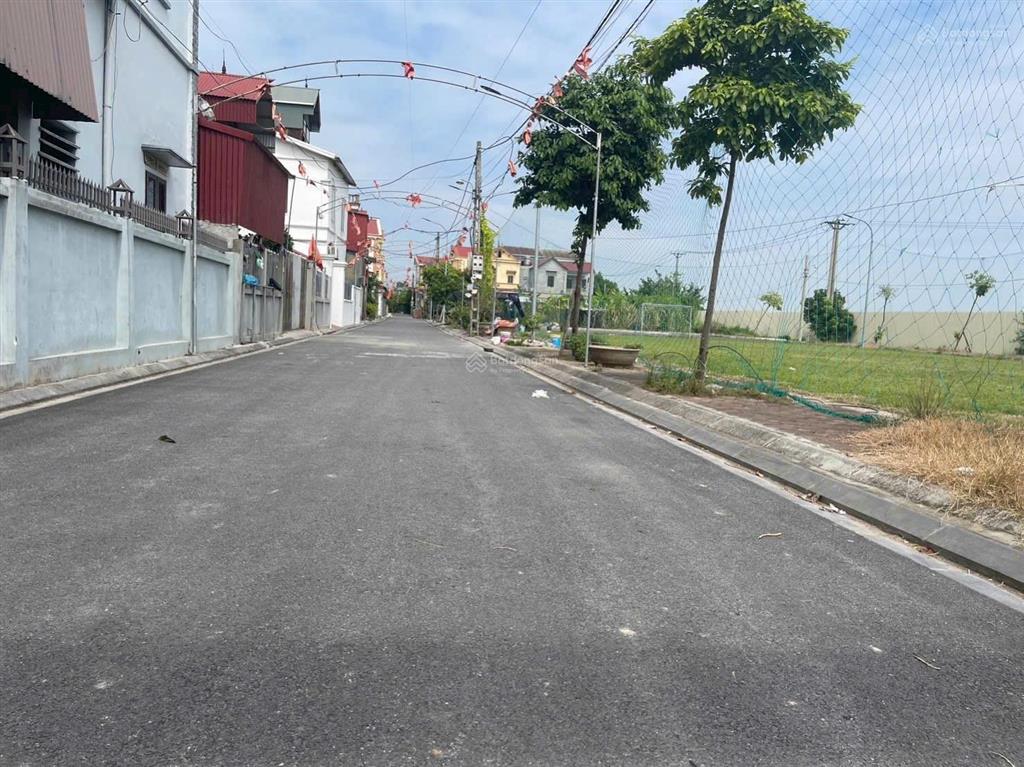 Bán 76m2 bìa làng thôn đồng  sát võ nguyên giáp