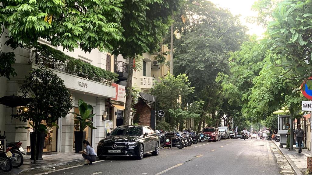Chủ gửi bán 100m2 mặt phố hoàn kiếm. ô tô 2 chiều, khu vực quanh tràng thi