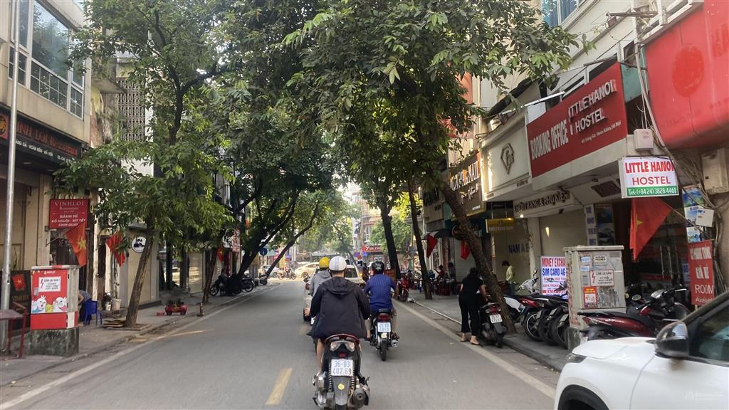 Bán nhà mặt phố phường hàng mã. 50m2 5 tầng mt 4,2m chỉ hơn 40 tỷ. cực hiếm tại hoàn kiếm
