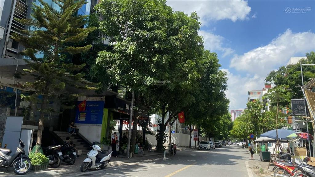 Bán mảnh đất khu dịch vọng  trần thái tông 130m2 mt hơn 7m chào gần 600tr/m2