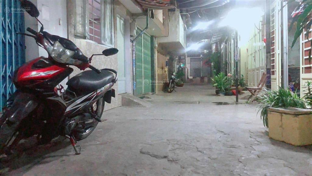 Hiếm trung tâm tân phú tktq cách hẻm xe hơi 5m 3 tầng đúc 4x6m nở hậu ko qh ko lộ giới chỉ 3 tỷ