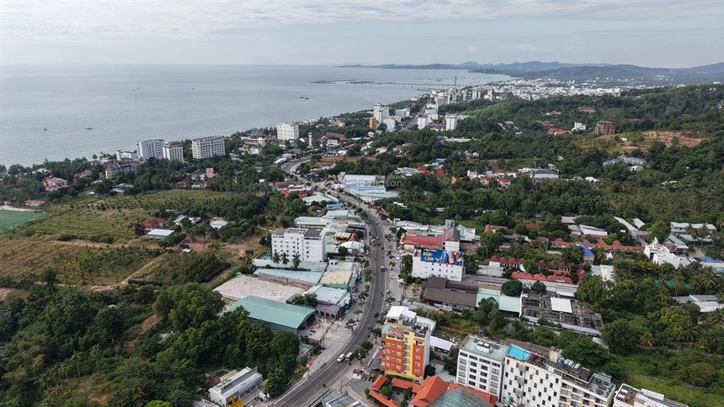 Bán đất mặt tiền trần hưng đạo, dương đông  3220m2 giá 65tr/m2