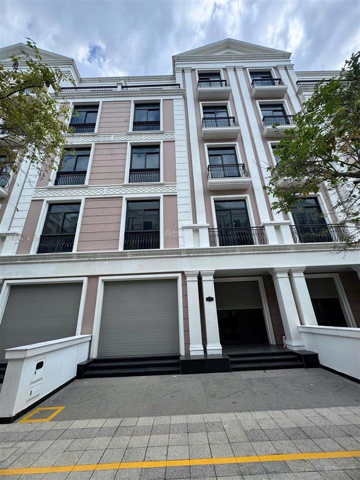 Nhà phố vin q9 126m giá bán chỉ 19 tỷ, vị trí đẹp, 1 căn duy nhất, giá bán tốt nhất hiện tại