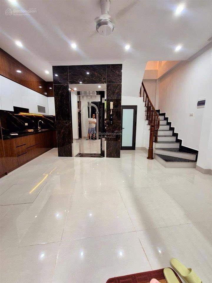 Nhà đẹp thụy khuê tây hồ 10m ra mặt phố ô tô đỗ thoáng sáng 38m2*6t thang máy 10.9tỷ