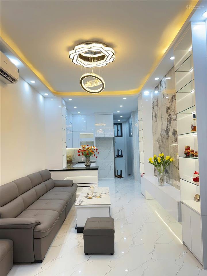 Hoàng cầu đống đa 20m ra mặt phố view hồ hoàng cầu 45m2x5t thang máy 14.2tỷ