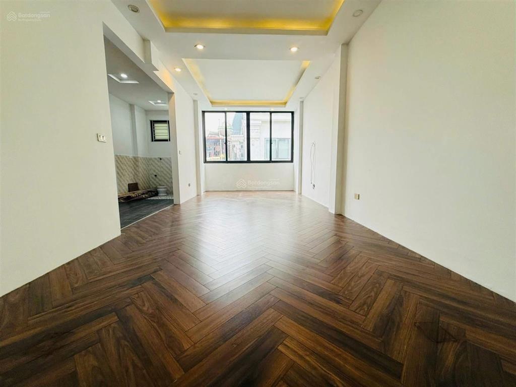 Phân lô hồ đắc di  trung tâm đống đa  ô tô đỗ cổng  vài bước ra hồ  40m*6t  12.6tỷ