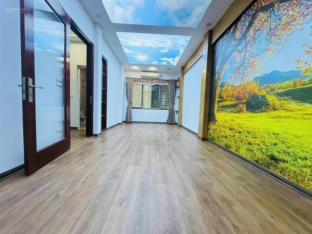 Phân lô hồ đắc di  trung tâm đống đa  ô tô đỗ cổng  vài bước ra hồ  40m*6t  12.6tỷ