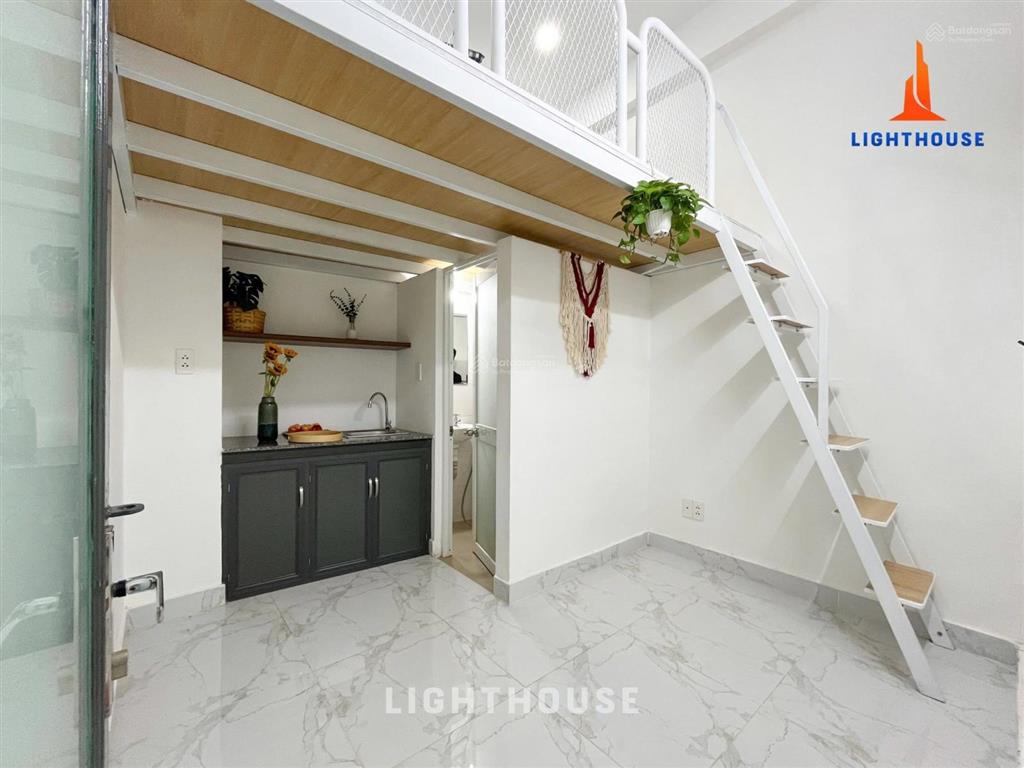 Căn hộ có gác cao đứng được ngay nguyễn kiệm đối diện bệnh viện 175  thang máy