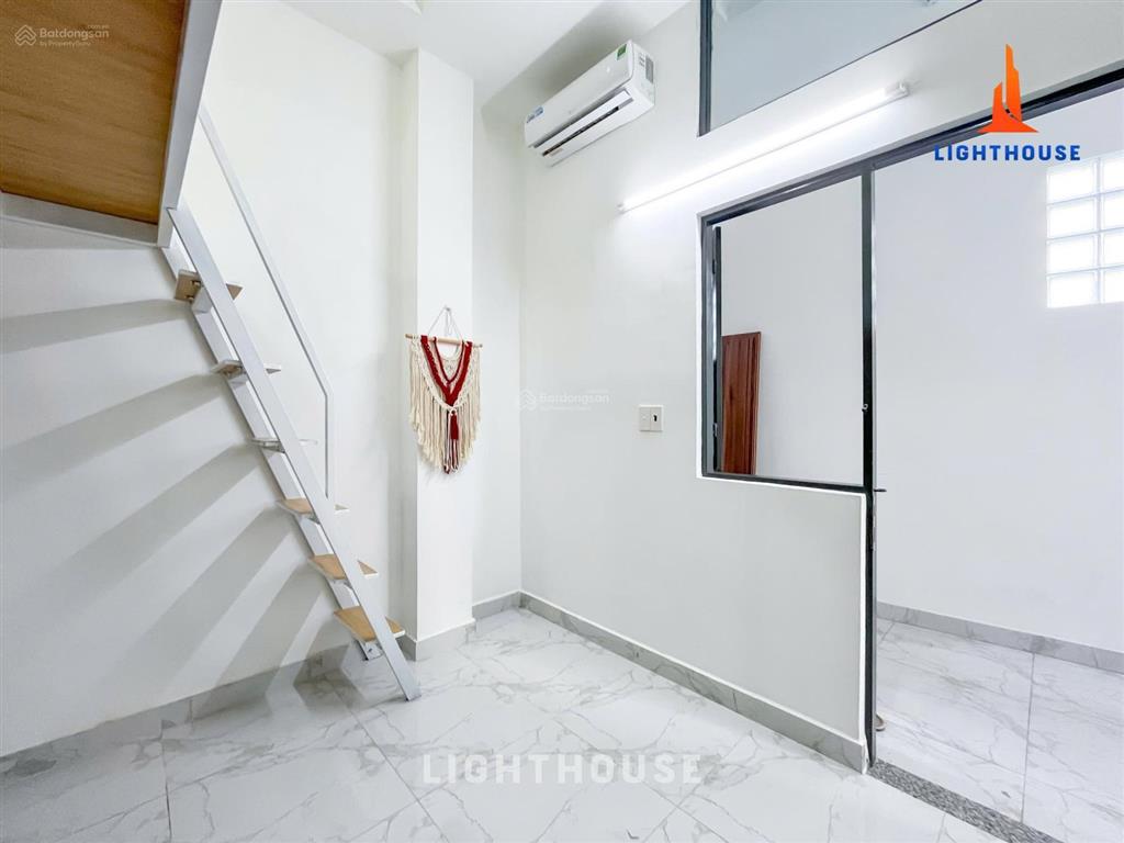 Căn hộ có gác cao đứng được ngay nguyễn kiệm đối diện bệnh viện 175  thang máy