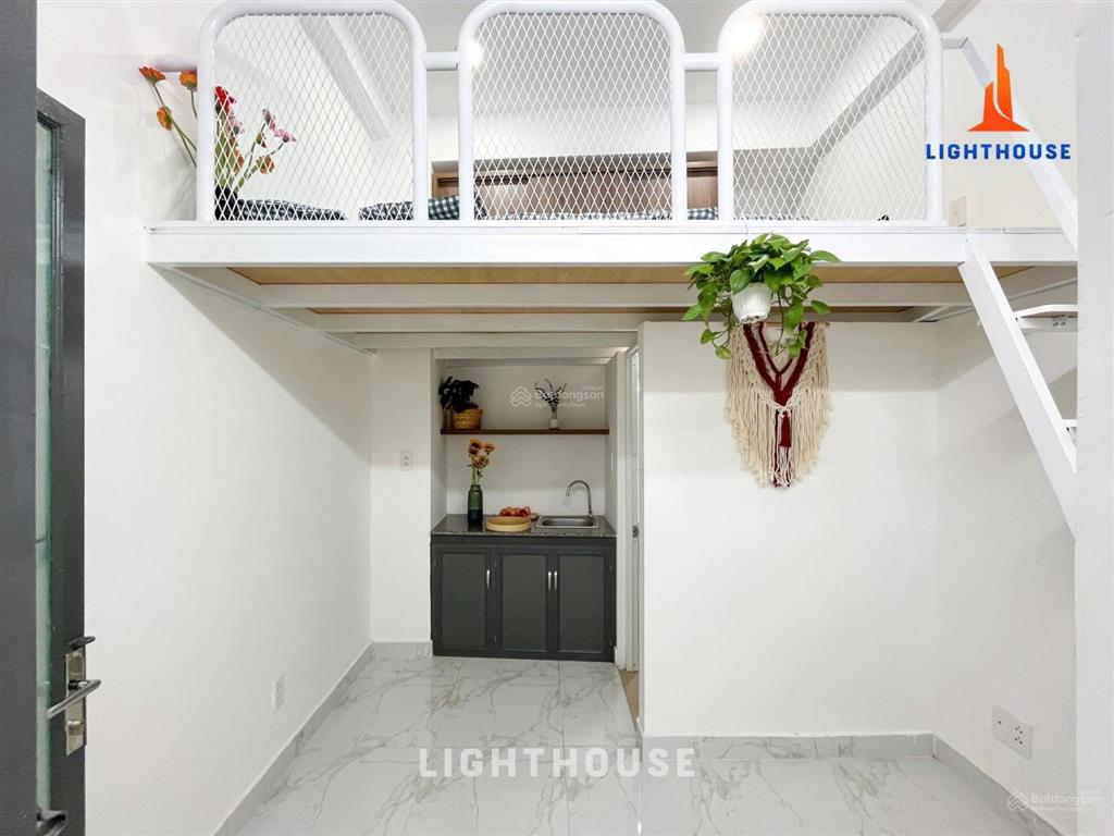 Căn hộ có gác cao đứng được ngay nguyễn kiệm đối diện bệnh viện 175  thang máy