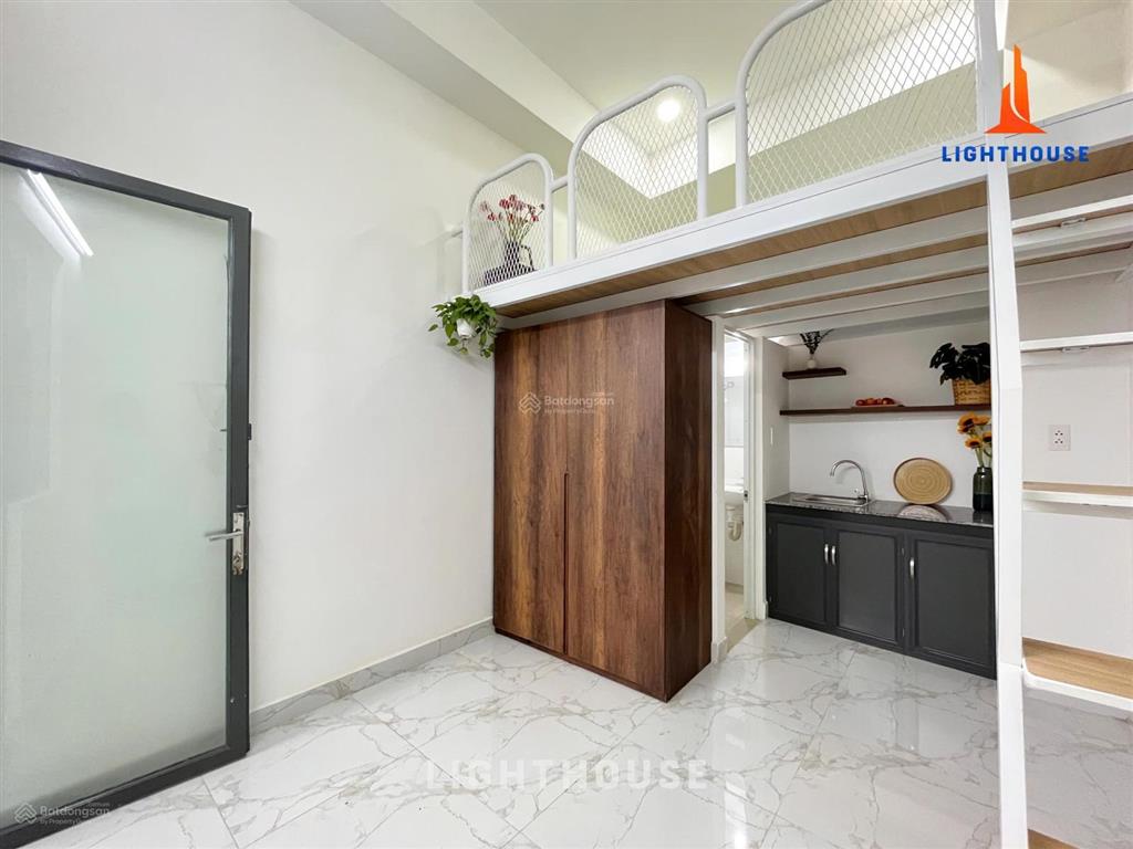 Căn hộ có gác cao đứng được ngay nguyễn kiệm đối diện bệnh viện 175  thang máy