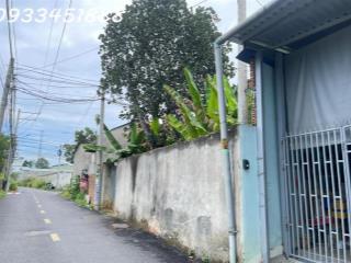 Nhà khu dân cư hiện hữu, đường nhựa ngay trung tâm to Tân Uyên