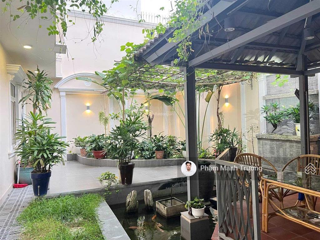 Biệt thự huỳnh văn bánh | 10x26m | hầm 4 tầng + thang máy | nội thấp ốp gỗ |