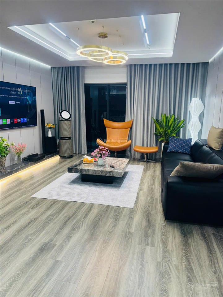 Chính chủ bán căn hộ 107m2 ban công đông nam giá cam kết tốt nhất thị trường đang cho thuê 32 tr/th