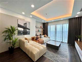 Chính chủ bán căn hộ 113,5m2, 3pn2vs nội thất sửa đẹp có sổ đỏ và slot ô tô, ban công đông nam