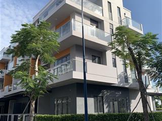 Bán biệt thự góc 3 mặt thoáng, 158 m2 đất, 300m2 sàn, 1 trệt 3 lầu, sân vườn riêng, giá 16ty