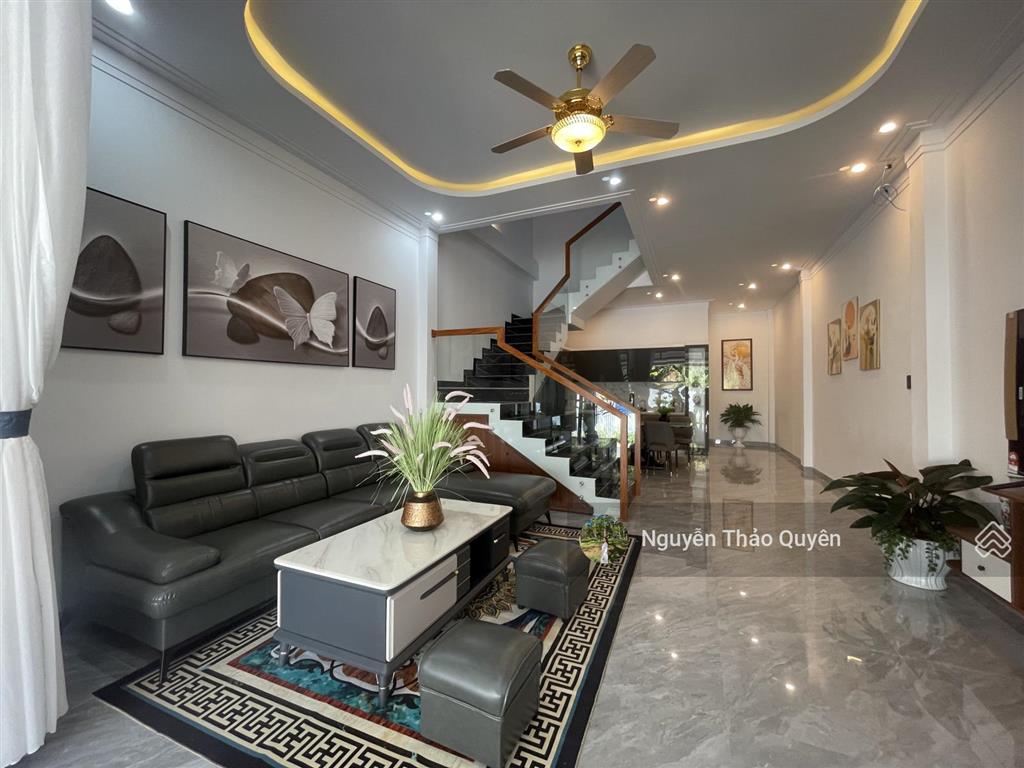 Chính chủ cần bán nhà trung tâm phường 2  tp. bảo lộc  để lại toàn bộ nội thất