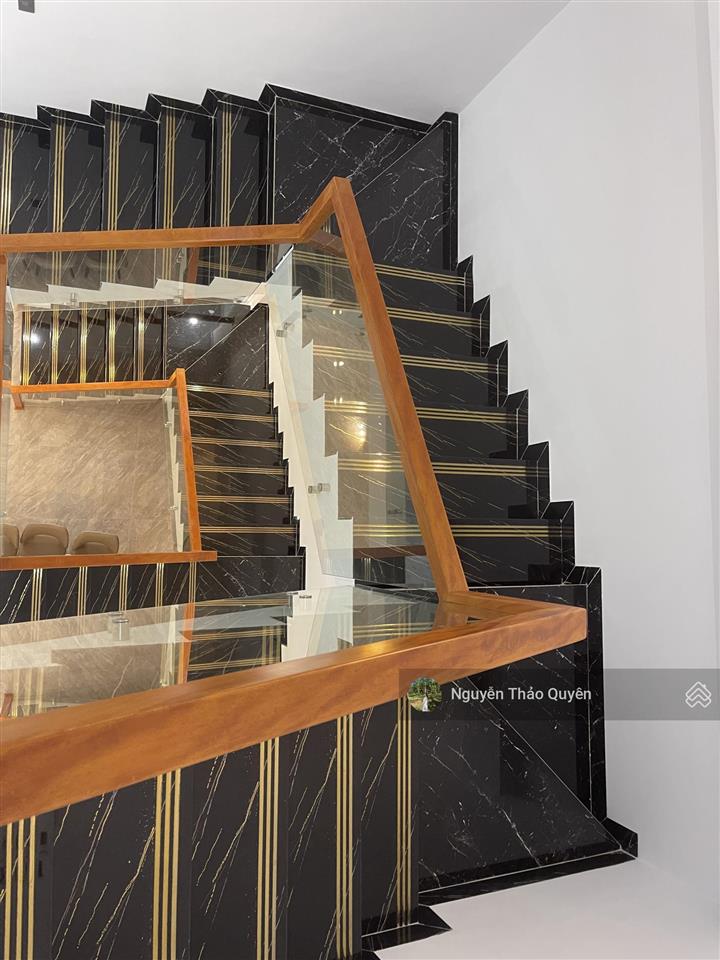 Chính chủ cần bán nhà trung tâm phường 2  tp. bảo lộc  để lại toàn bộ nội thất