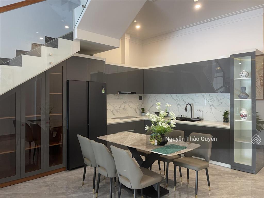 Chính chủ cần bán nhà trung tâm phường 2  tp. bảo lộc  để lại toàn bộ nội thất