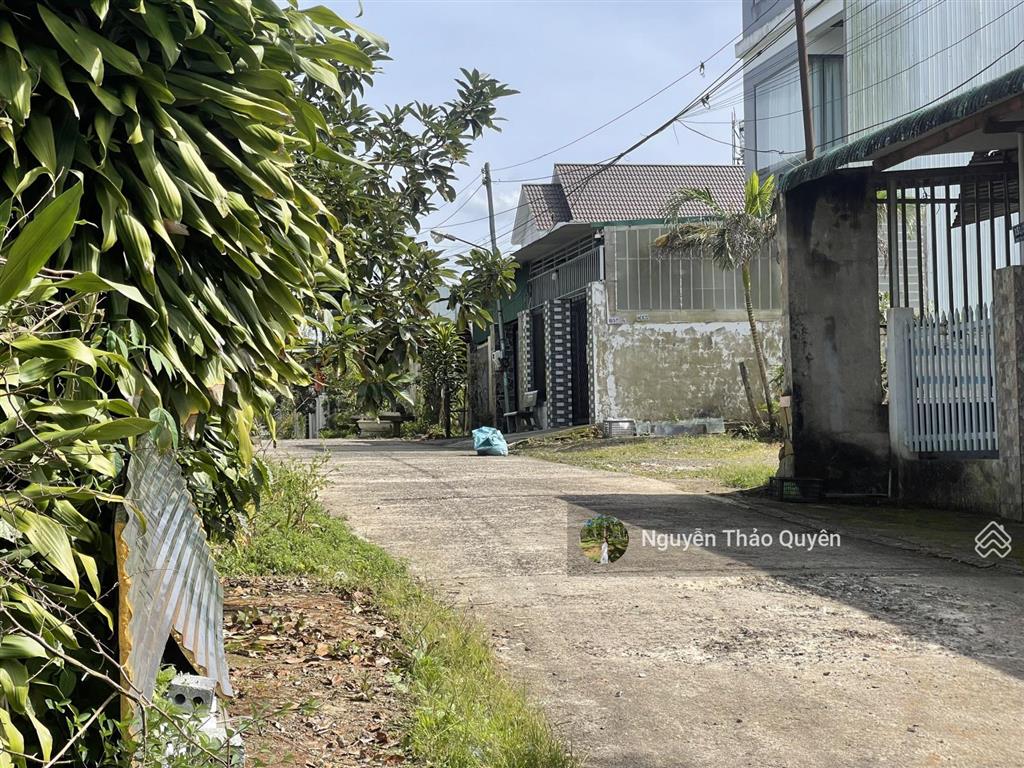 Đất 2 mặt tiền hẻm nhựa 2 ô tô né nhau hẻm bùi thị xuân  phường 1  bảo lộc