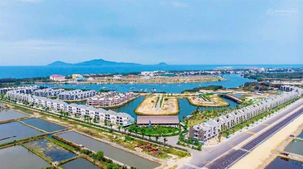 Bán 1 căn shophouse nhà liền kề kinh doanh casamia hội an ngay cổng vào sổ ngay