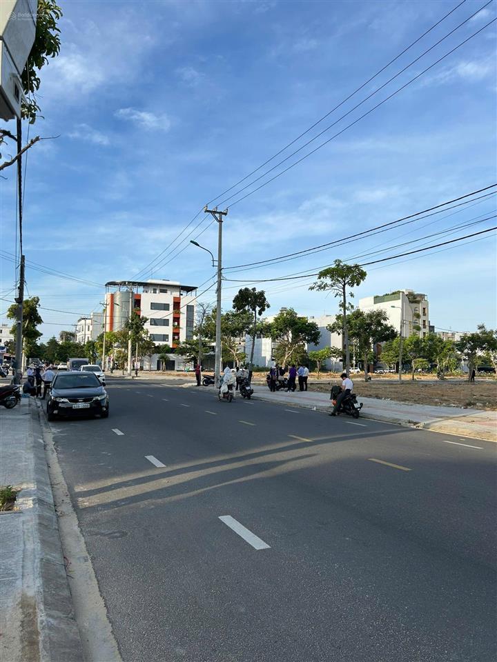 Án b1140 mt lê quảng chí có lô lẻ giá bán 9.2 tỷ dt 100m2