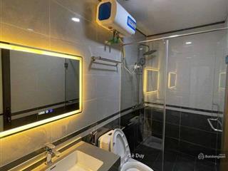 Chỉ 9,2tỷ có ngay nhà 6t thang máy dt 45m2 phố hào nam, đống đa. 20m ra ôtô full nội thất. sổ vuông
