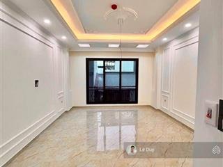 Hoàng cầu 70m2 x 7tầng, thang máy, mt 5m vỉa hè ô tô tránh, khu phân lô, ngõ thông kd giá 27.8tỷ