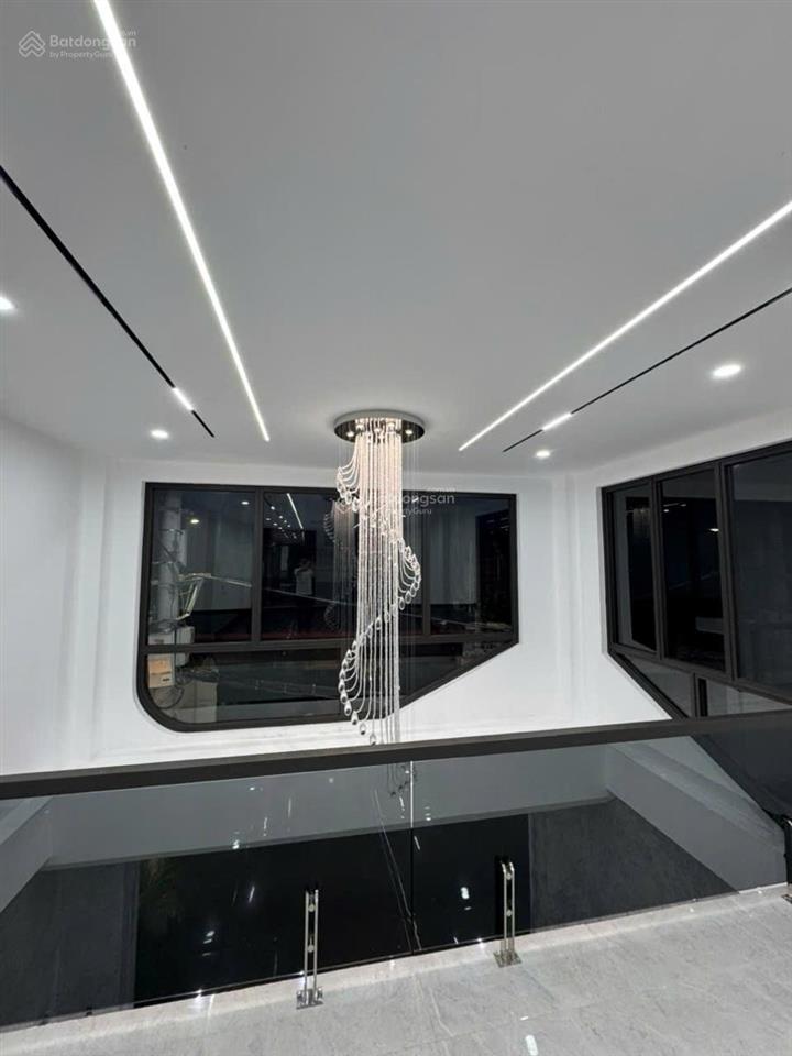 Bán nhà lô góc phố hoàng cầu.58m2x7t thang máy, mặt ngõ oto, kinh doanh, full nt. g.23,2tỷ. đống đa
