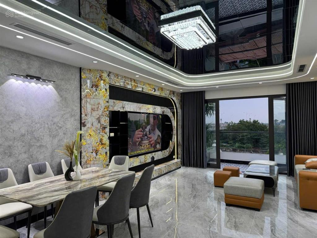 Bán nhà lô góc phố hoàng cầu.58m2x7t thang máy, mặt ngõ oto, kinh doanh, full nt. g.23,2tỷ. đống đa