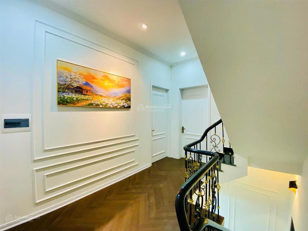 Chỉ 12tỷ có nhà 45m2x5 tầng, phố đặng tiến đông. quận đống đa. 20m ra phố, ngõ thông, an sinh đỉnh.