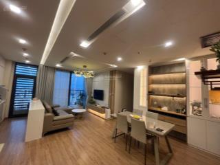 Chính chủ cần bán căn 3pn+1 tại vinhomes metropolis liễu giai giá chỉ 18 tỷ.  0966 765 ***