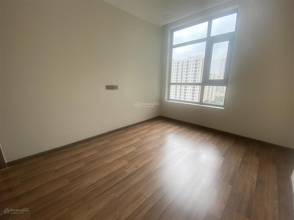 Bán căn hộ 1pn 56m2 nhà hoàn thiện cơ bản không bị chắn view giá chỉ 6.8 tỷ