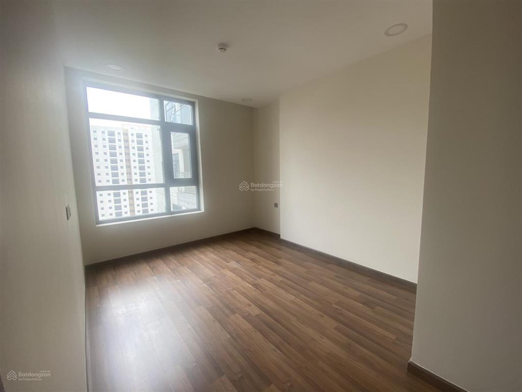 Bán căn hộ 1pn 56m2 nhà hoàn thiện cơ bản không bị chắn view giá chỉ 6.8 tỷ