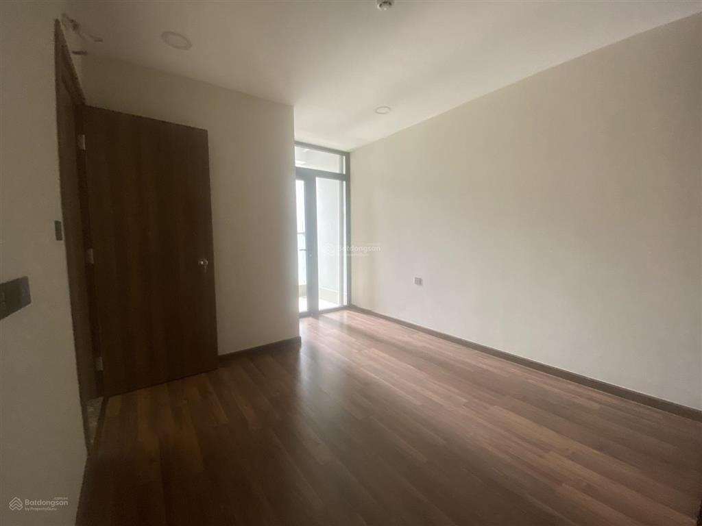 Bán căn hộ 1pn 56m2 nhà hoàn thiện cơ bản không bị chắn view giá chỉ 6.8 tỷ