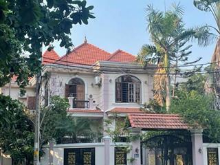 Rẽ nhất khu compound trục đường trần não , quận 2  11x20m  giá chỉ 32 tỷ